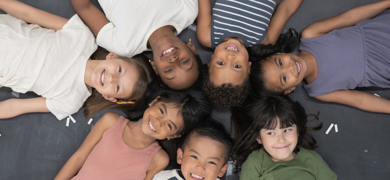 "Les batailles de la vie ne sont pas gagnées par les plus forts, ni les plus rapides, mais par ceux qui n'abandonnent jamais." Assan II